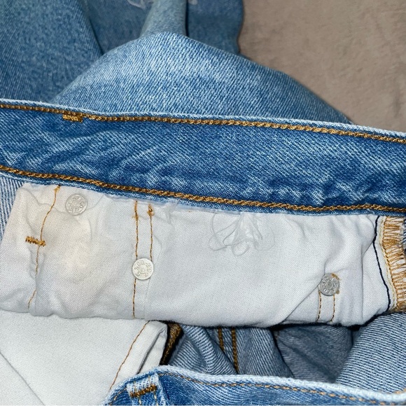 Levi’s 501 distressed high rise jean W32/L25 1/2 - Picture 10 of 14